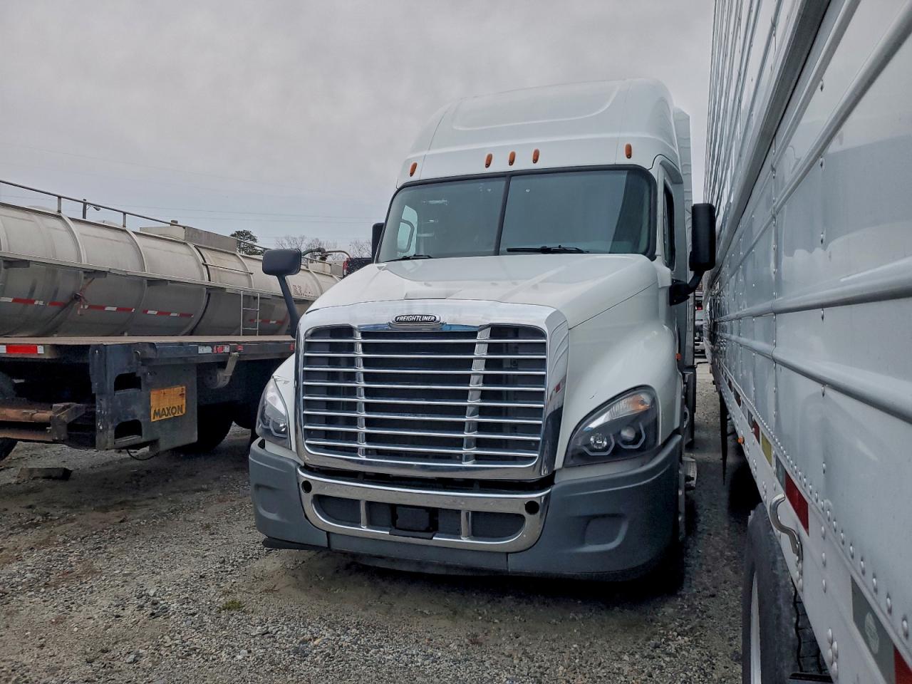 Freightliner Cascadia 1 Image 3