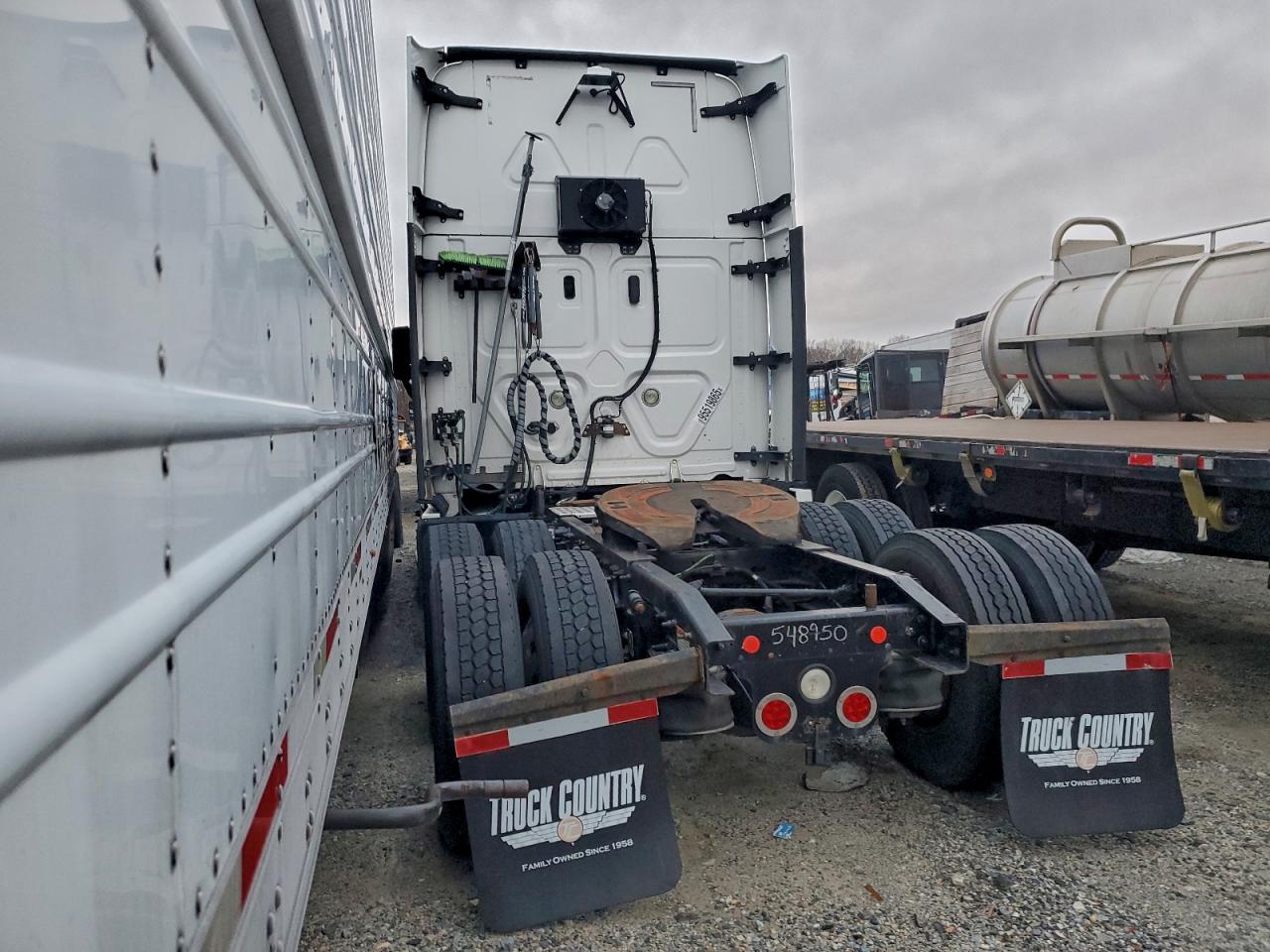 Freightliner Cascadia 1 Image 2