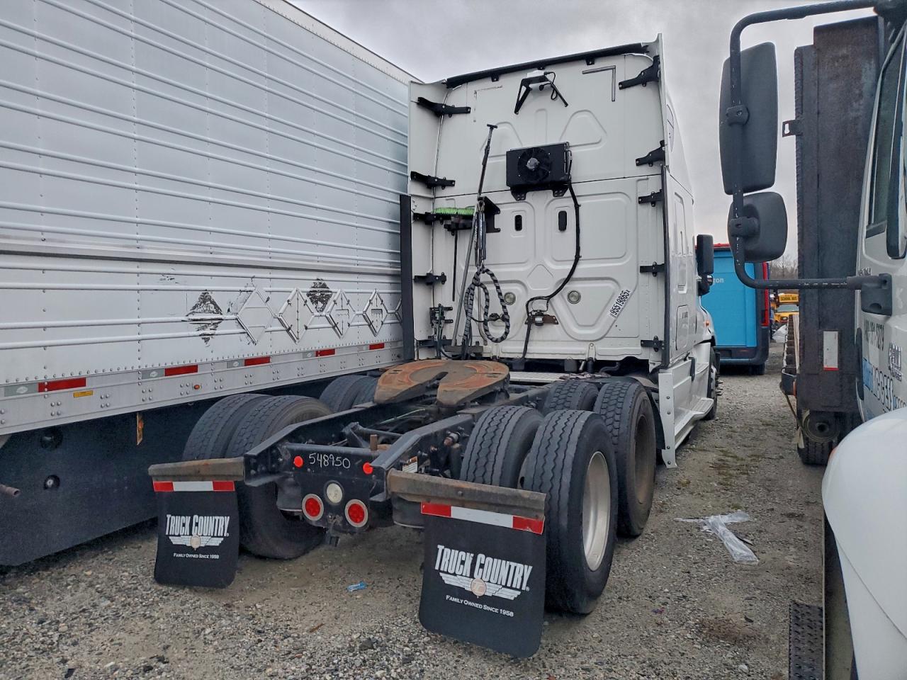 Freightliner Cascadia 1 Image 4