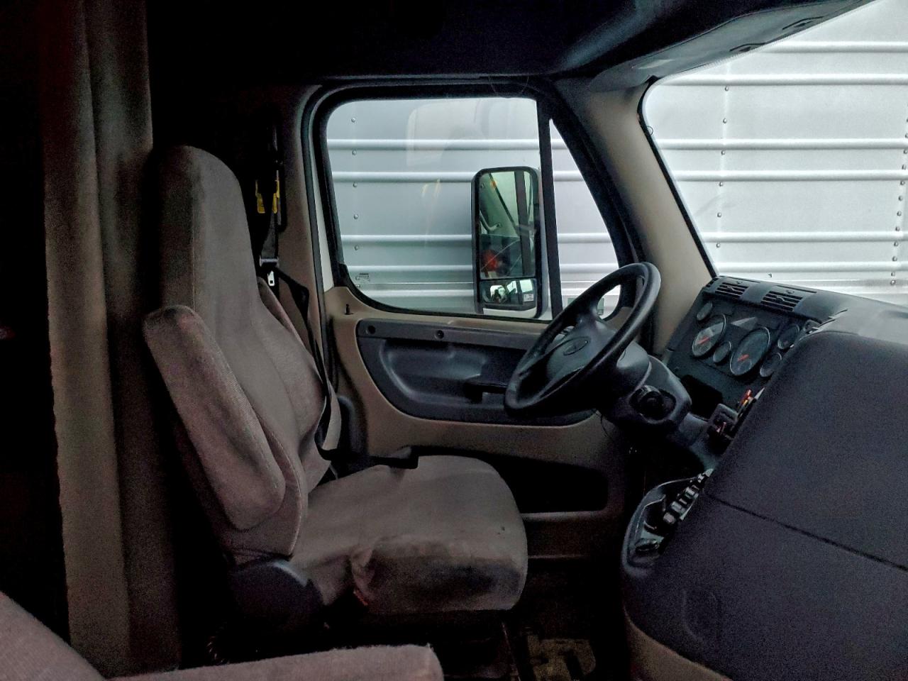 Freightliner Cascadia 1 Image 10