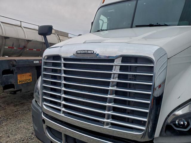 Freightliner Cascadia 1 Image 6