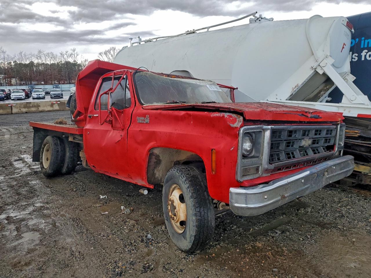 Chevrolet Silverado Image 8