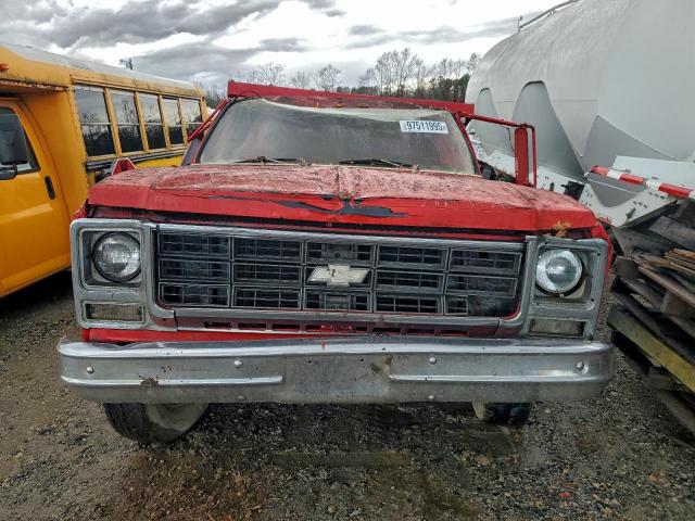 Chevrolet Silverado Image 2