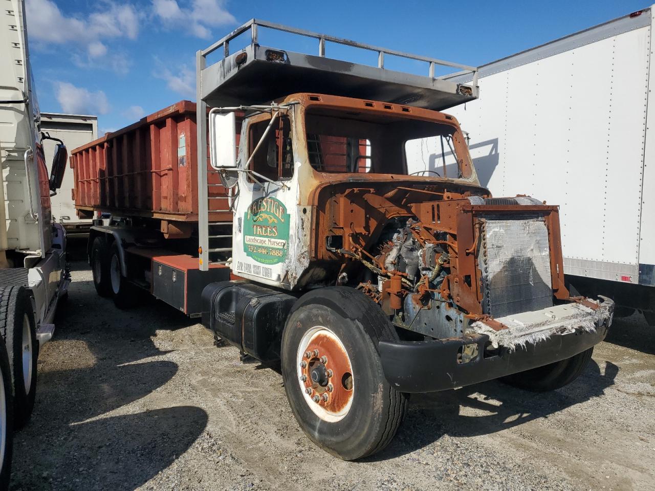 International 4900 4900 Image 1