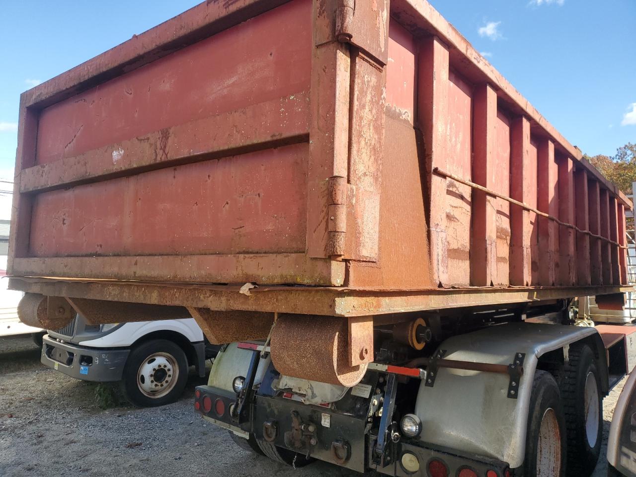 International 4900 4900 Image 7