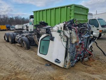  Salvage Freightliner Cascadia 1