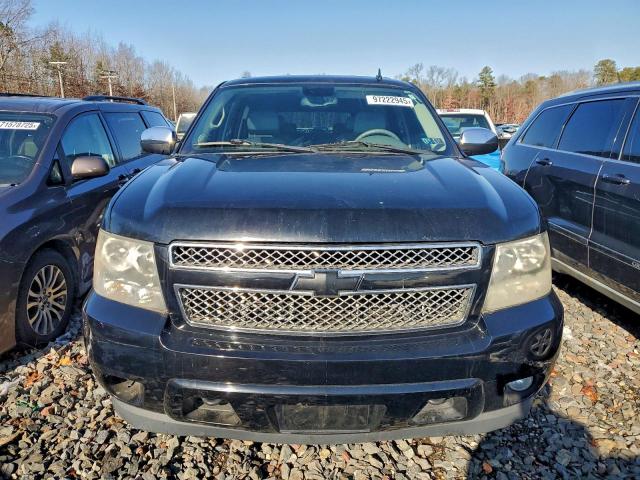 Chevrolet Suburban K1500 Ltz Image 13