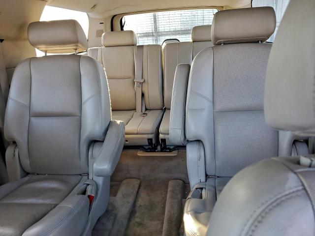 Chevrolet Suburban K1500 Ltz Image 9