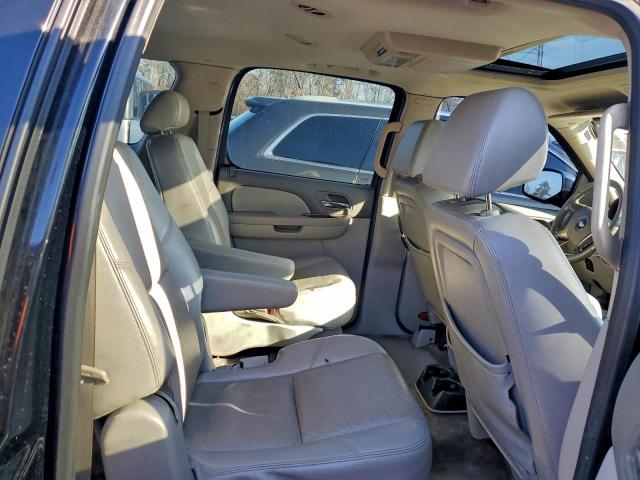 Chevrolet Suburban K1500 Ltz Image 11