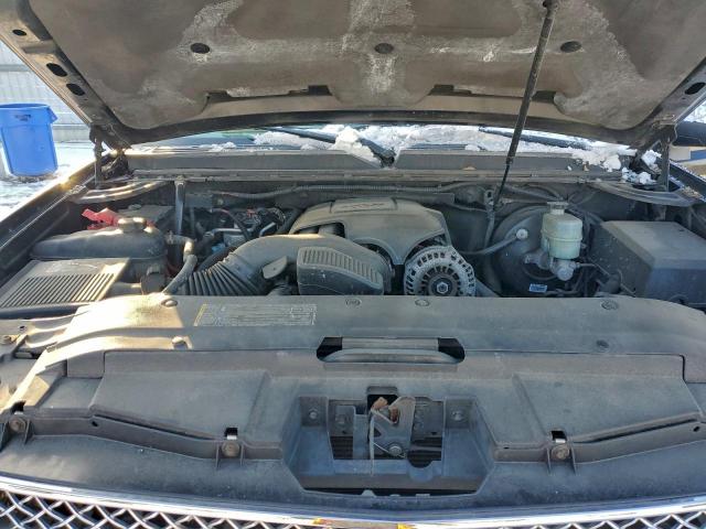 Chevrolet Suburban K1500 Ltz Image 6