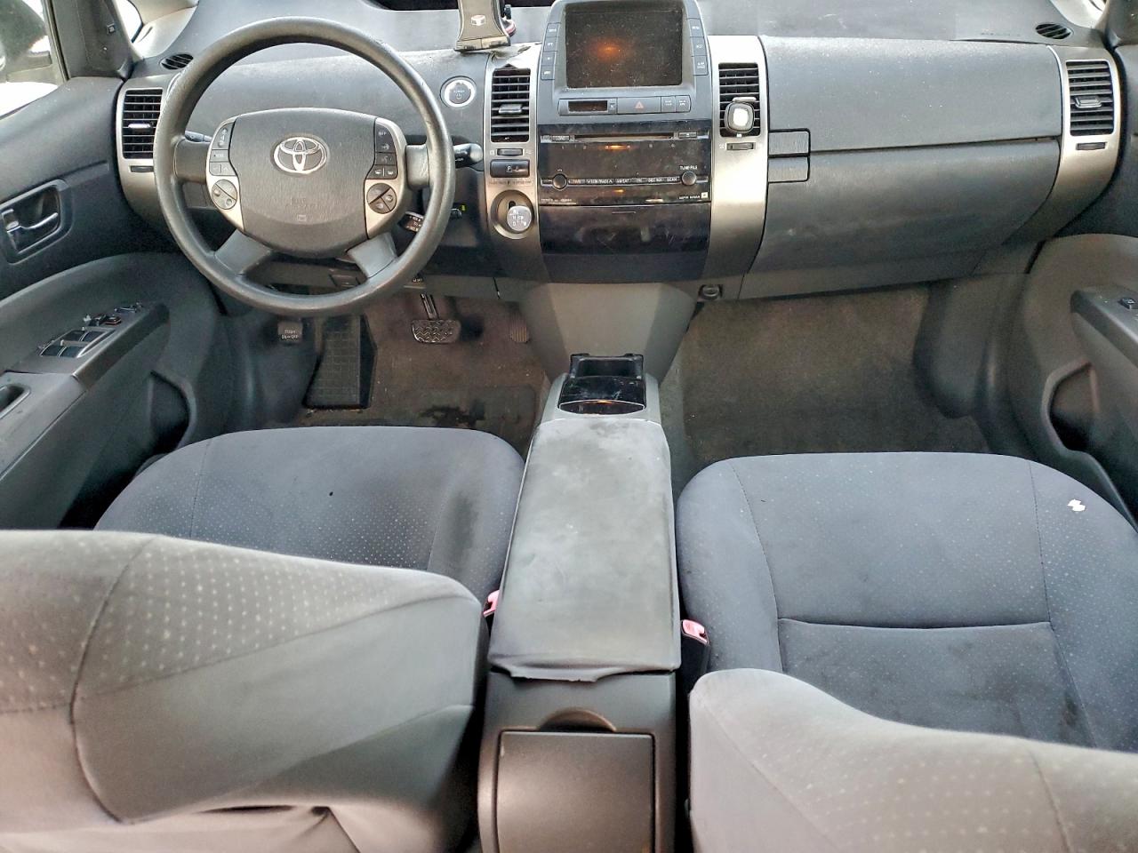 Toyota Prius Image 8