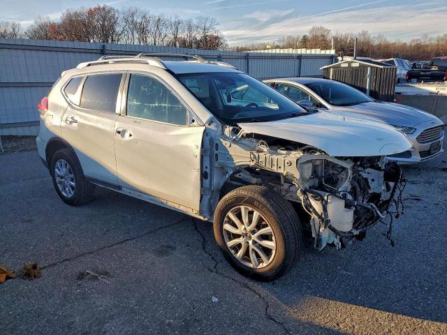 Nissan Rogue S Image 5