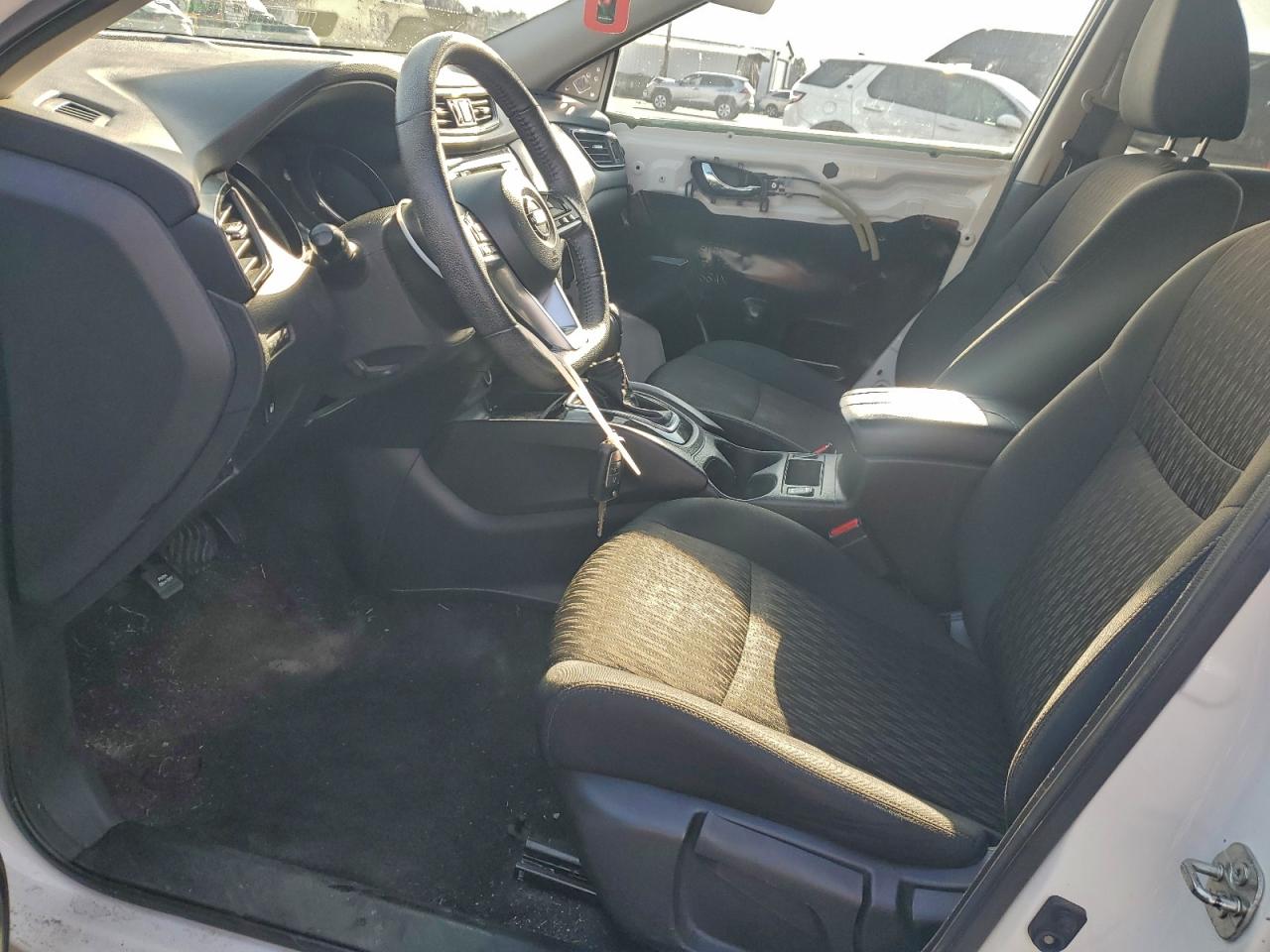 Nissan Rogue S Image 2