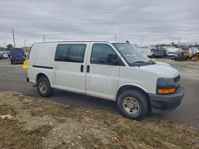 Chevrolet Express Image 8