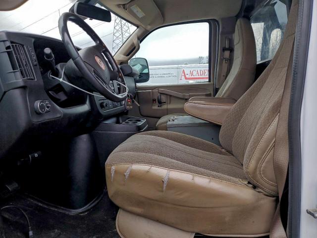 Chevrolet Express Image 6