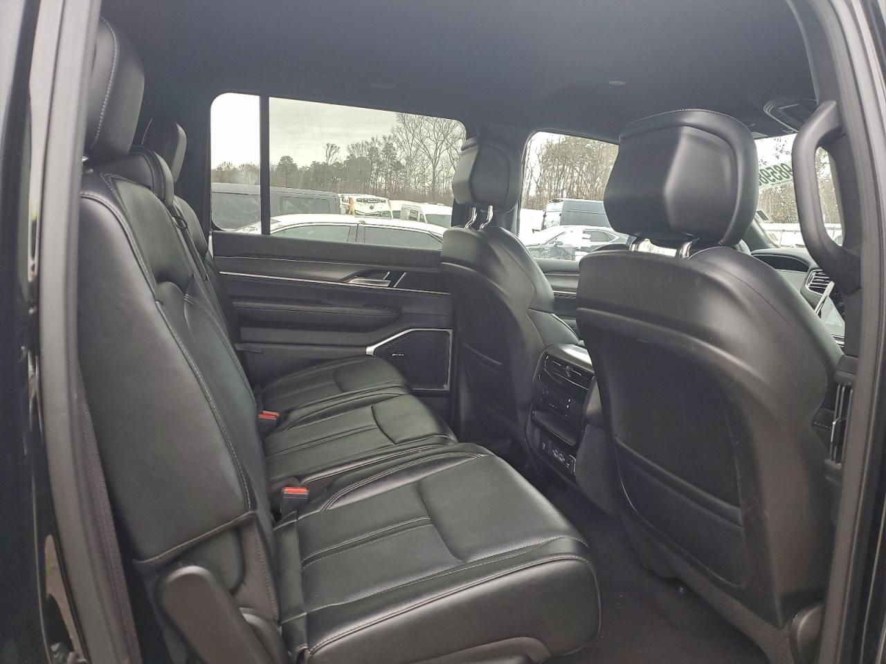 Jeep Wagoneer L Series Ii Image 4