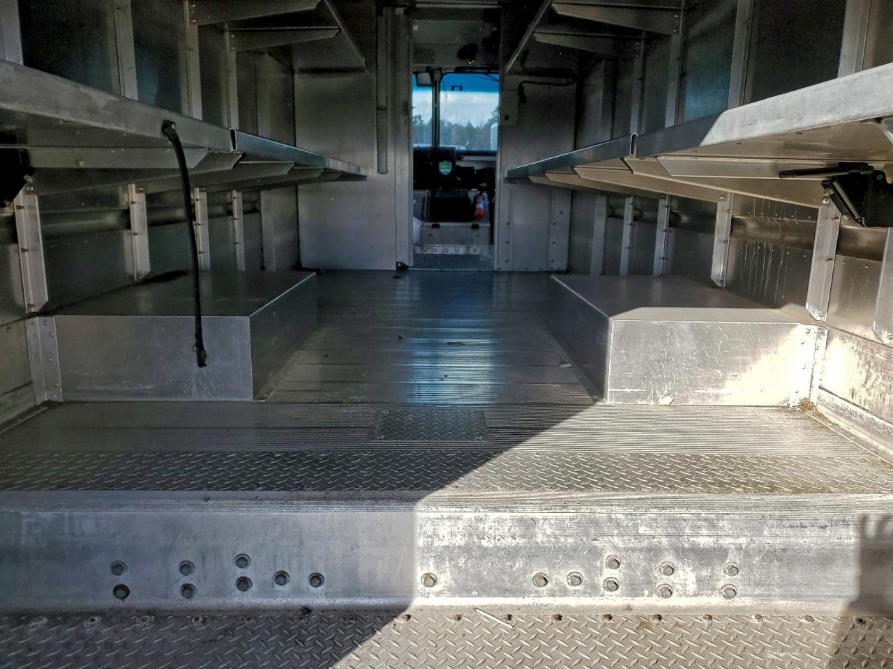 Freightliner Mt45 M Line Walk-in Van Image 8