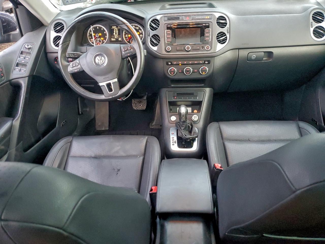 Volkswagen Tiguan S Image 5
