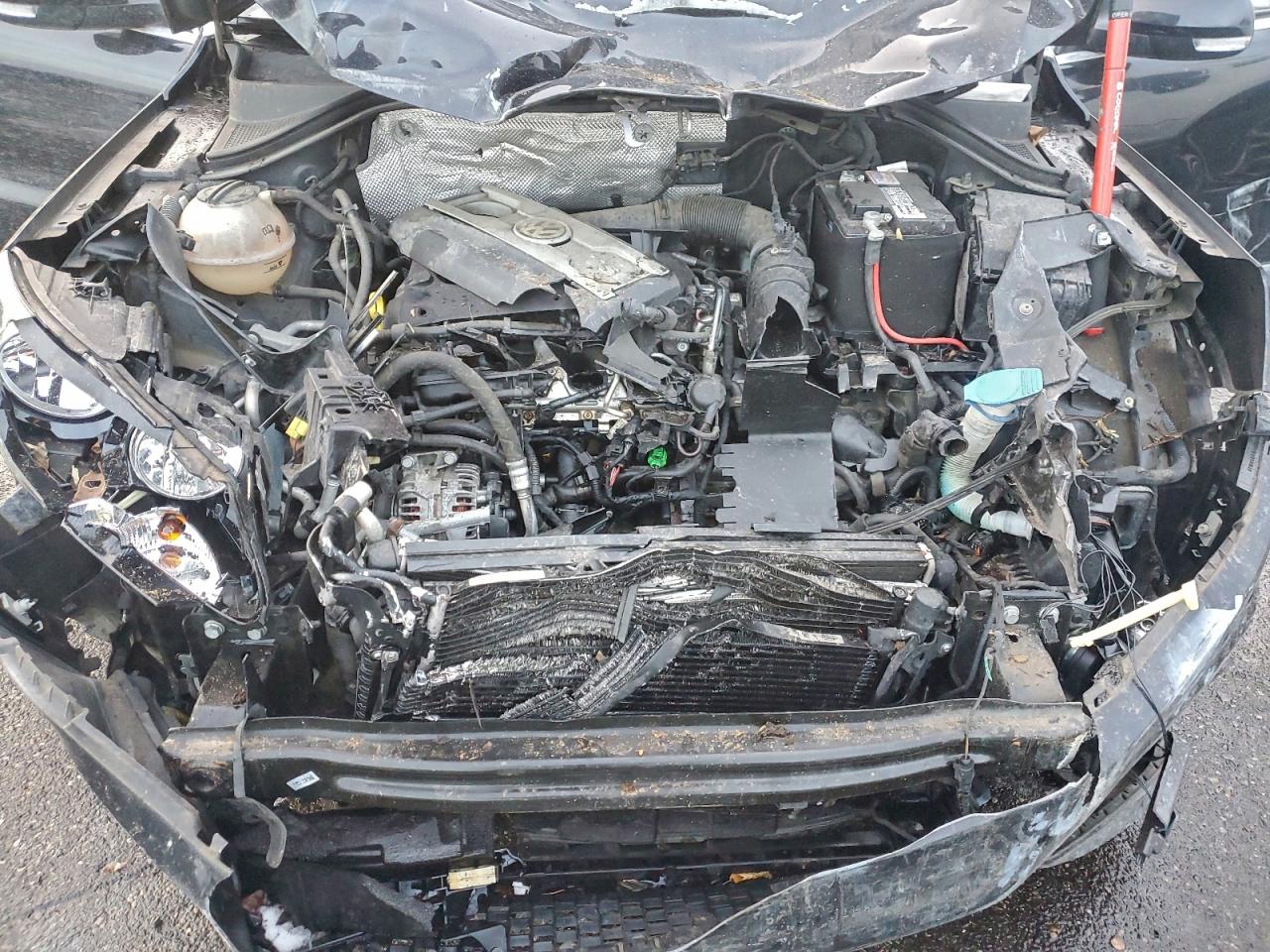 Volkswagen Tiguan S Image 2