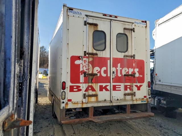 Chevrolet Express Image 2