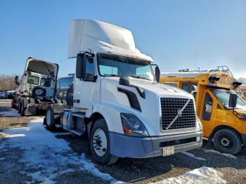  Salvage Volvo Vnl