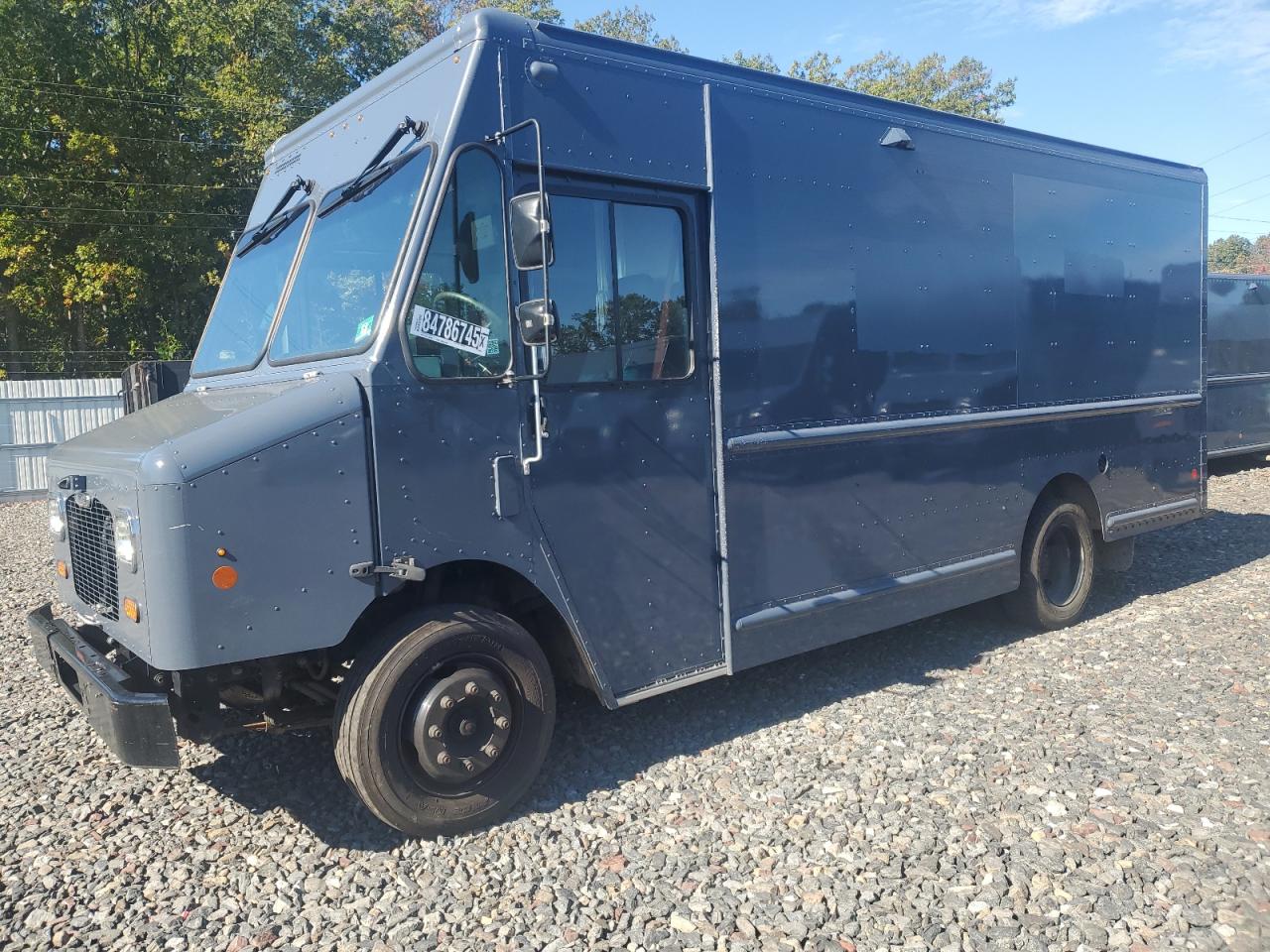 Freightliner Mt45 M Line Walk-in Van Image 1