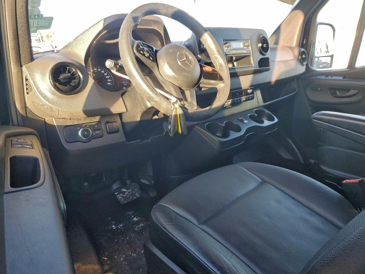 Mercedes-Benz Sprinter 2500 Image 10