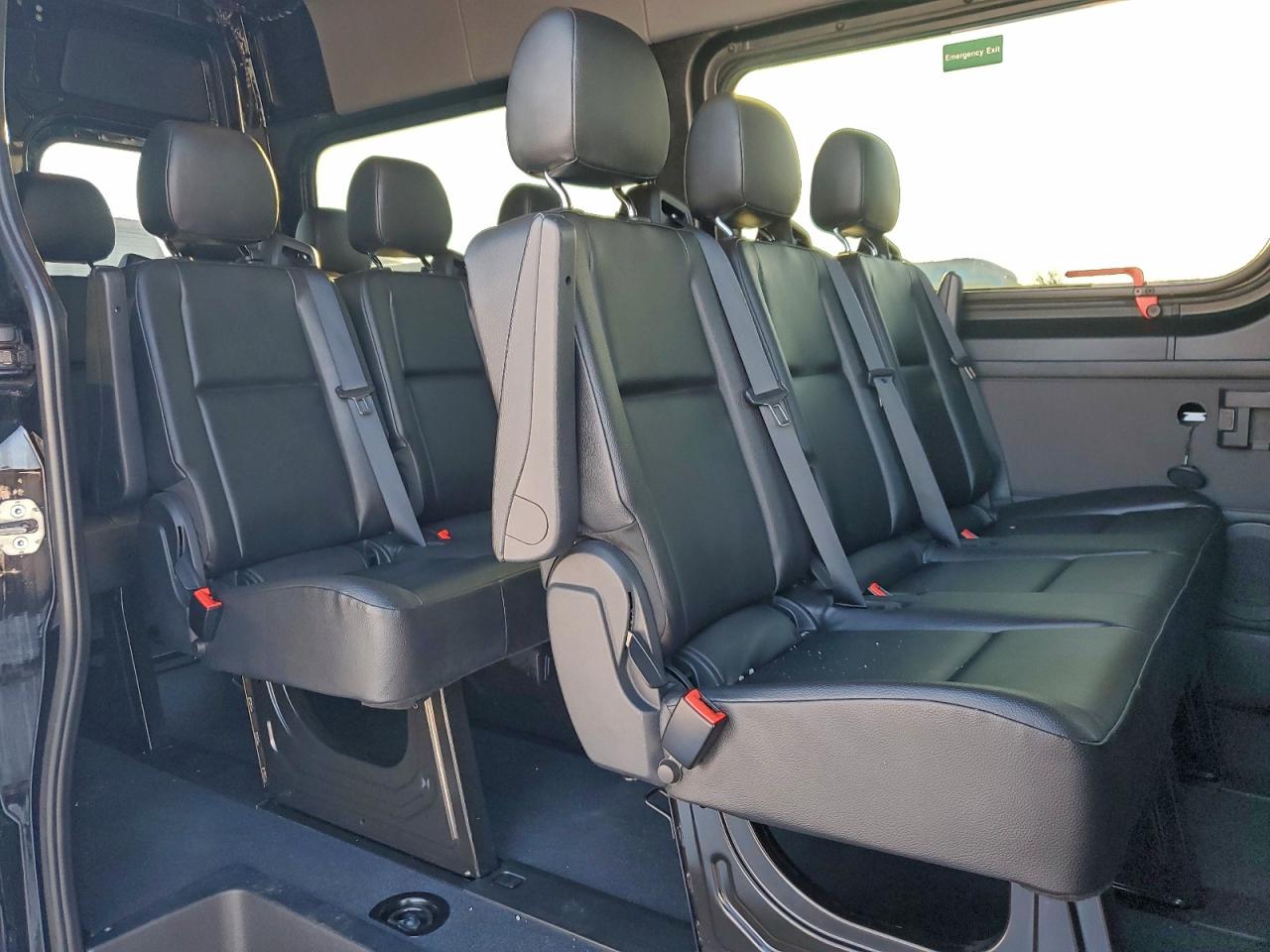 Mercedes-Benz Sprinter 2500 Image 12