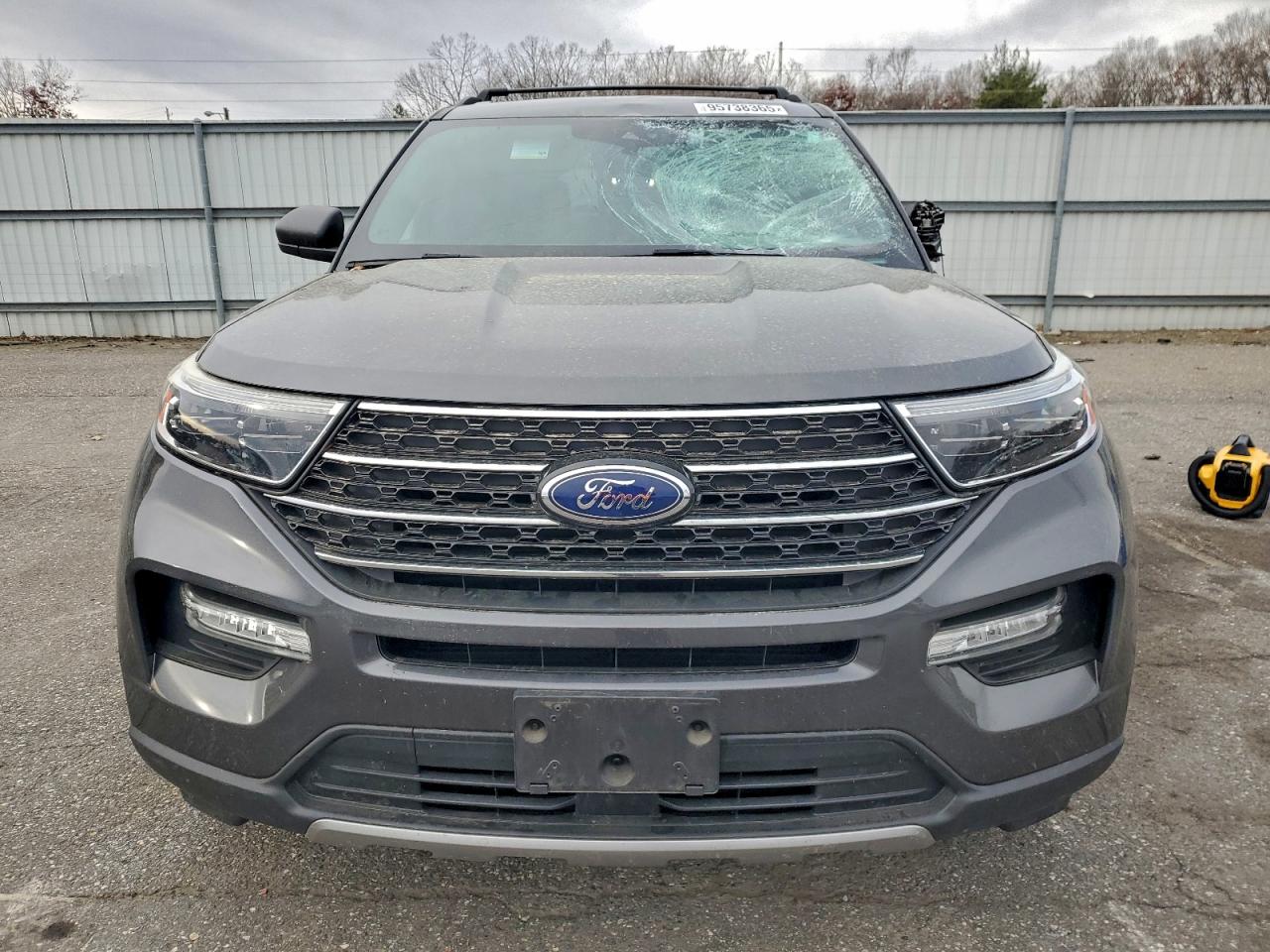 Ford Explorer Xlt Image 2