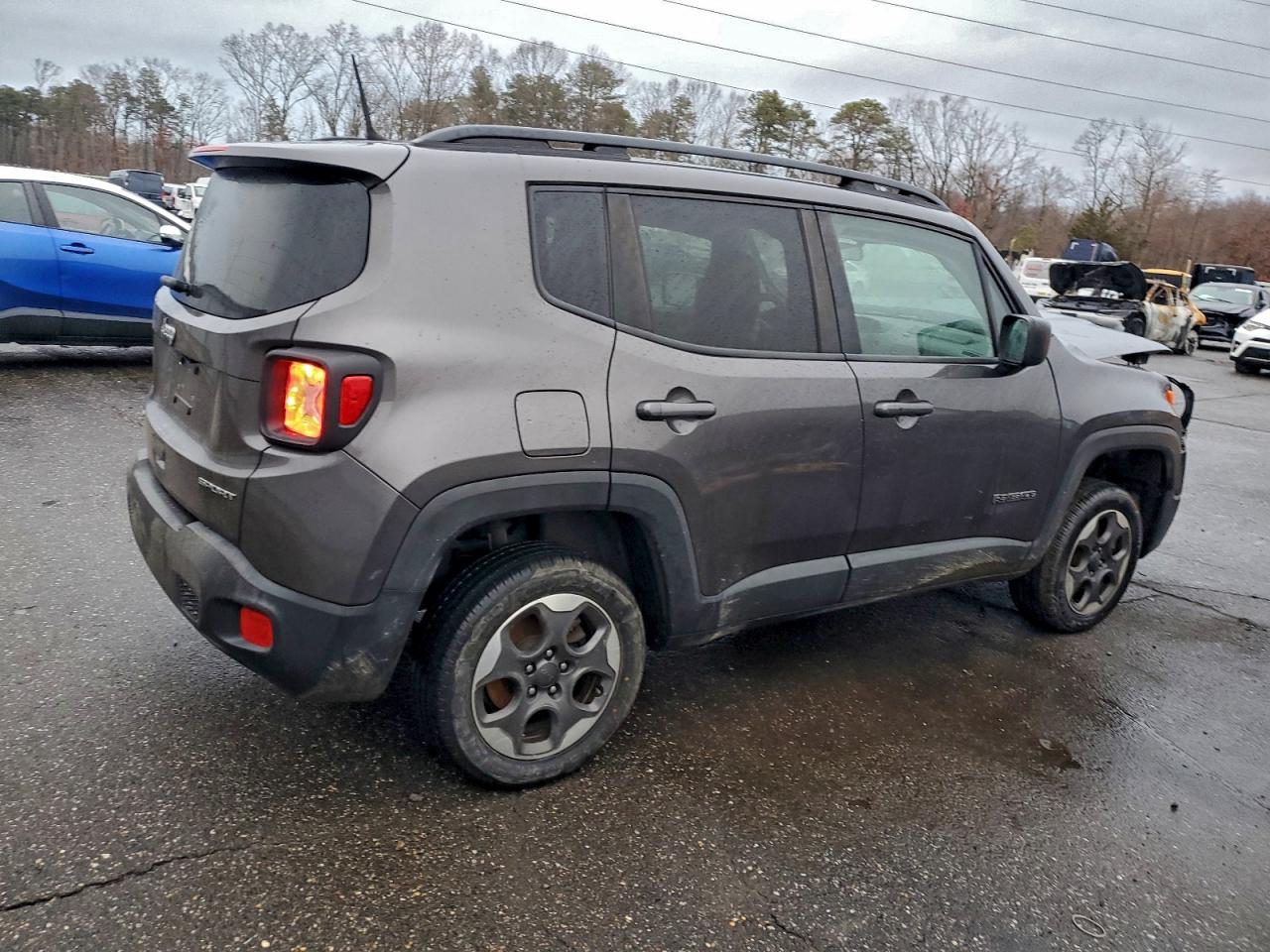 Jeep Renegade Sport Image 3