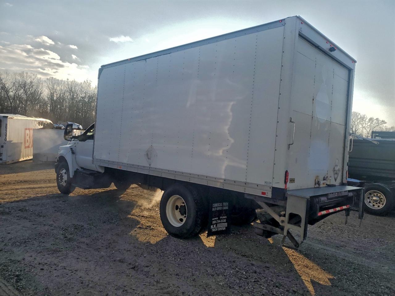 Ford F-650 Super Duty Image 2