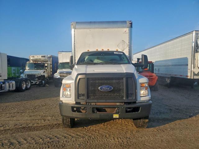Ford F-650 Super Duty Image 4