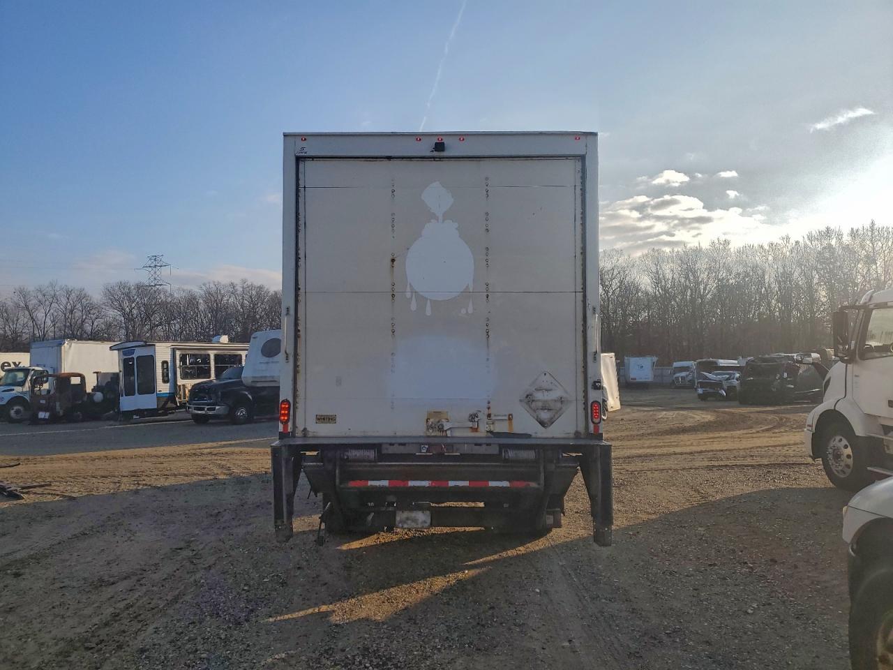 Ford F-650 Super Duty Image 5