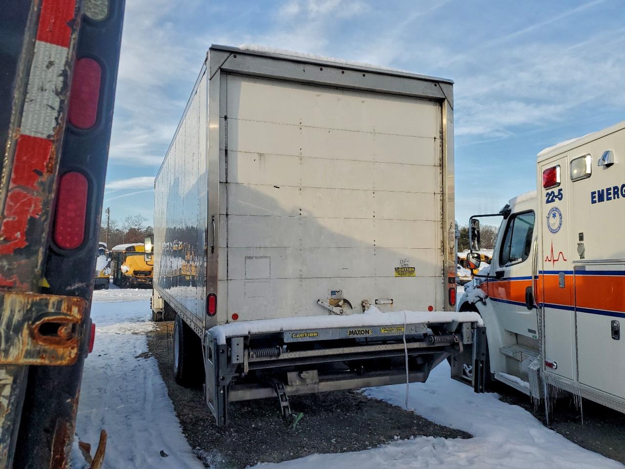 Freightliner M2 106 Medium Duty Image 2