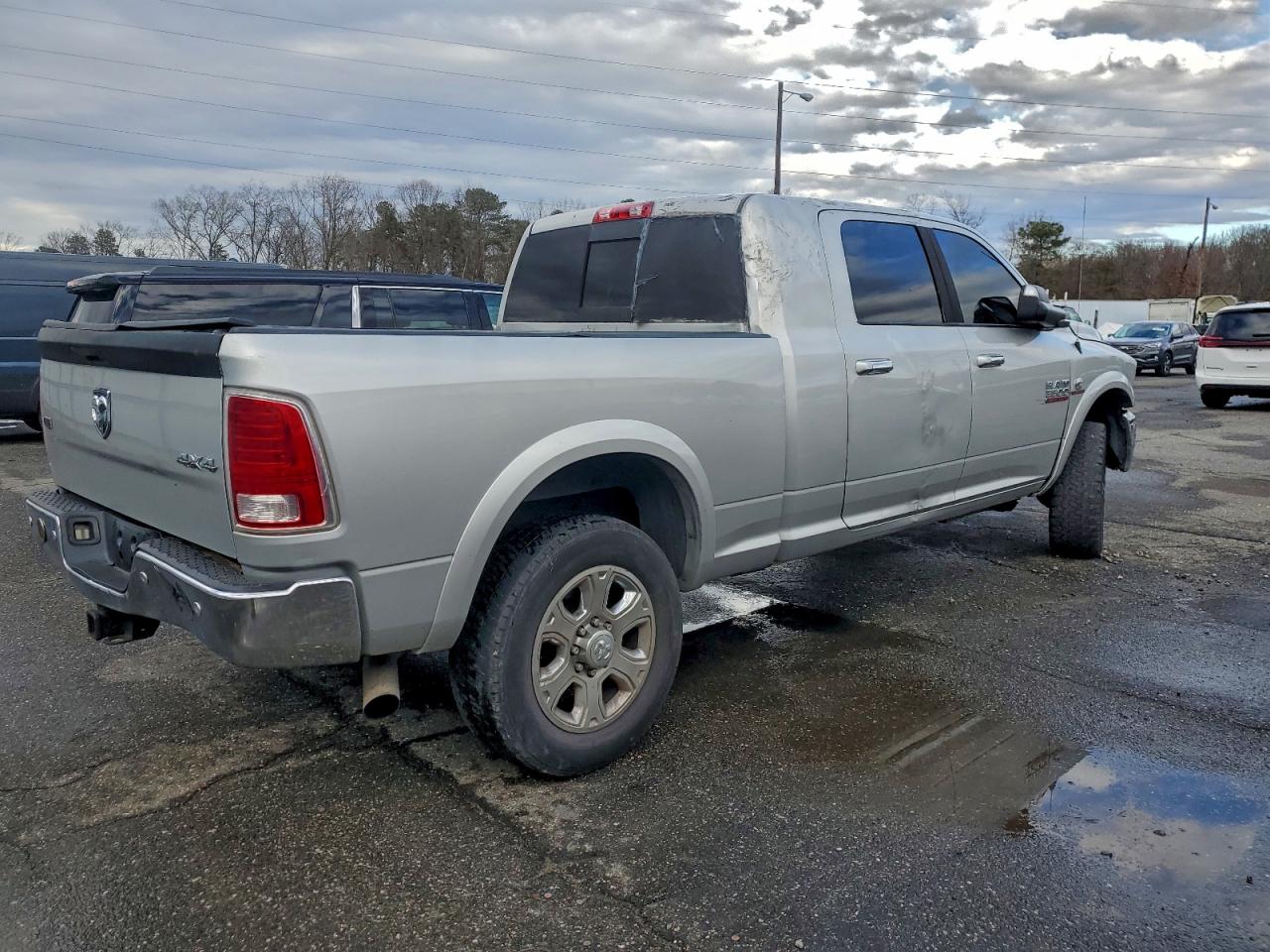 Ram 3500 Laramie Image 3