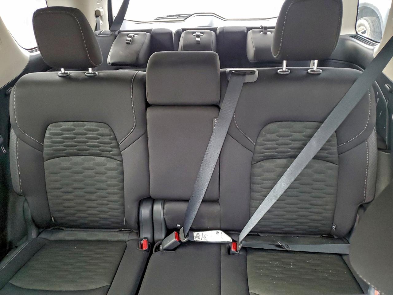 Nissan Pathfinder Sv Image 4