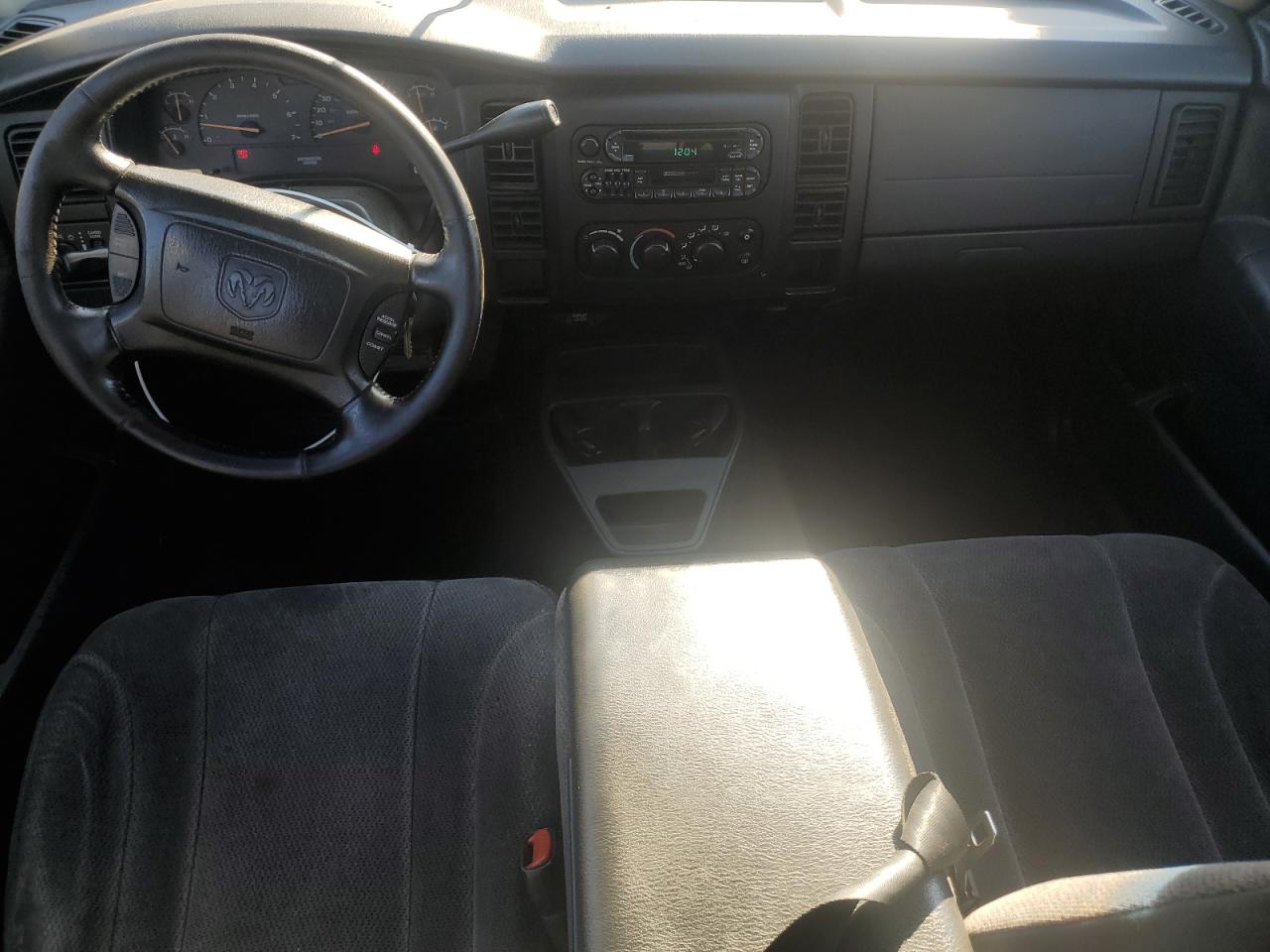 Dodge Dakota Quad Image 5