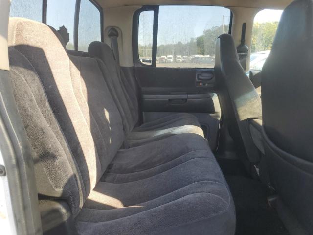 Dodge Dakota Quad Image 11