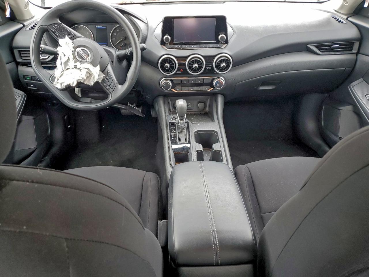 Nissan Sentra S Image 9