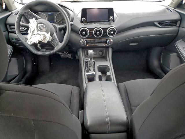 Nissan Sentra S Image 9