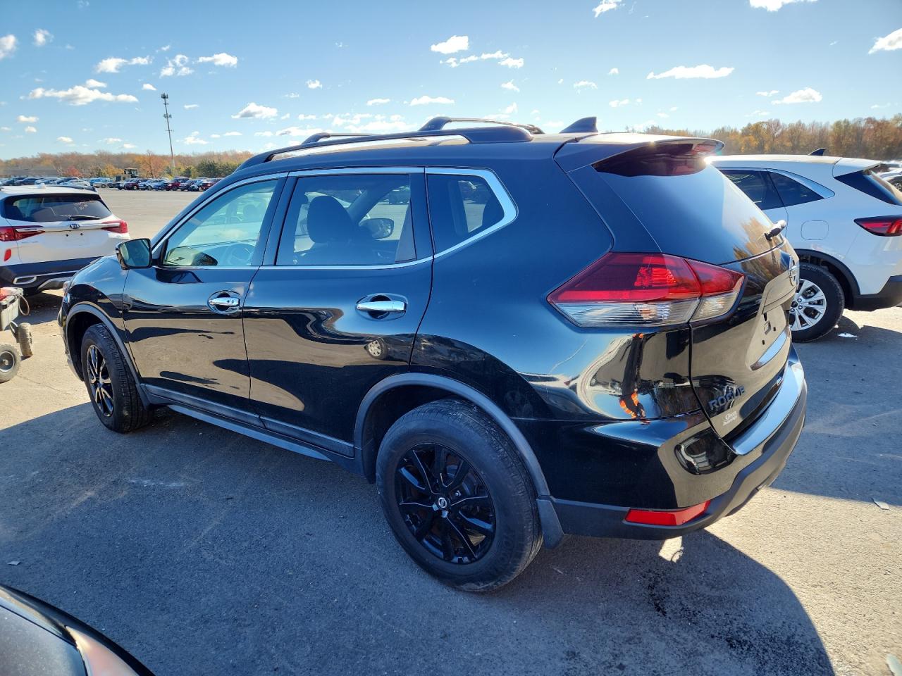 Nissan Rogue S Image 10