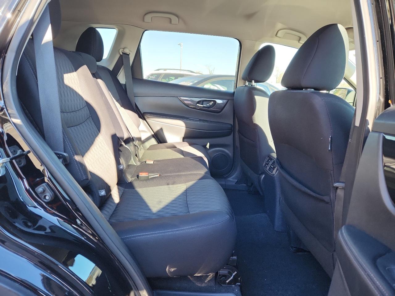 Nissan Rogue S Image 2