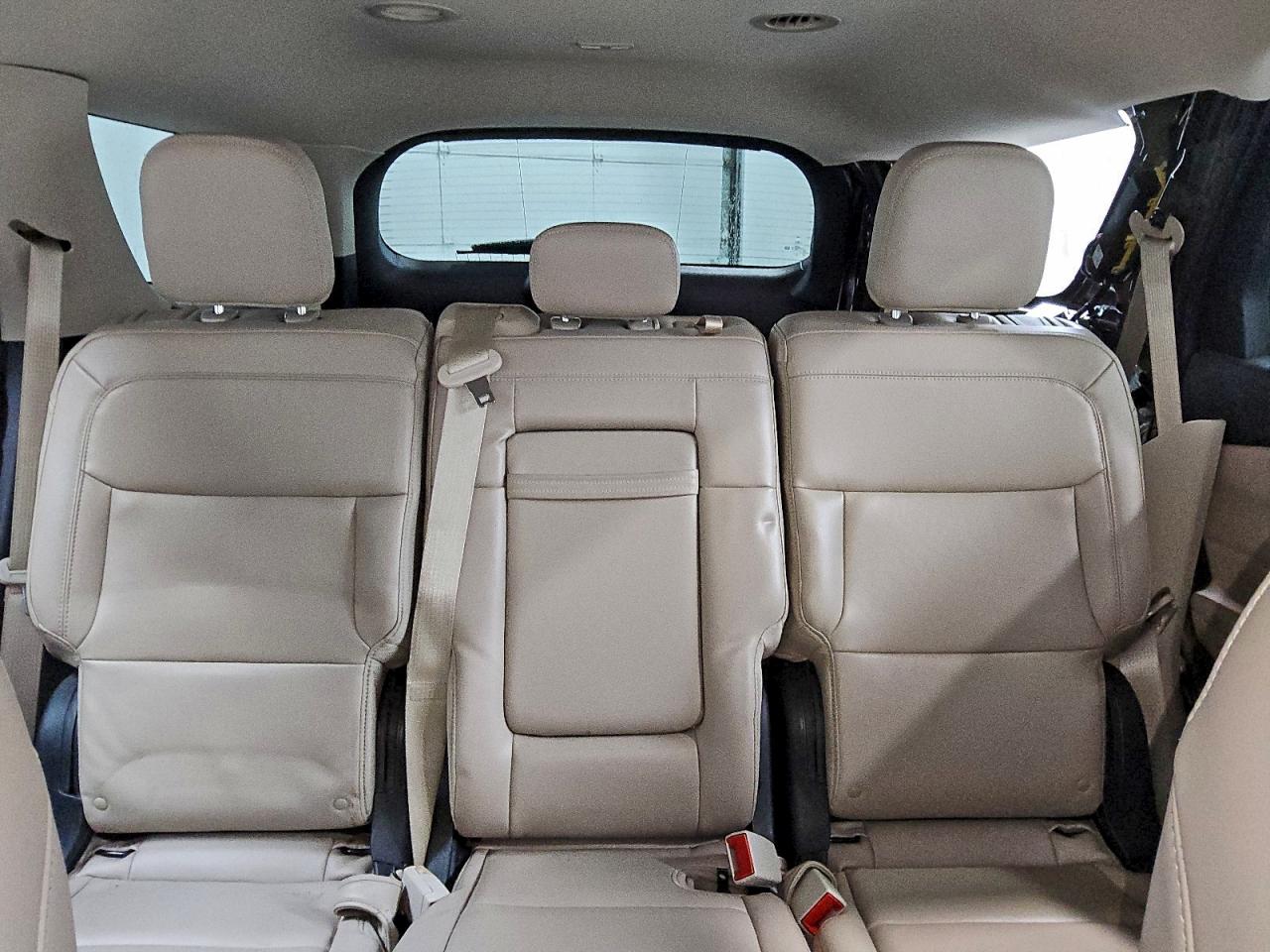 Ford Explorer Xlt Image 14