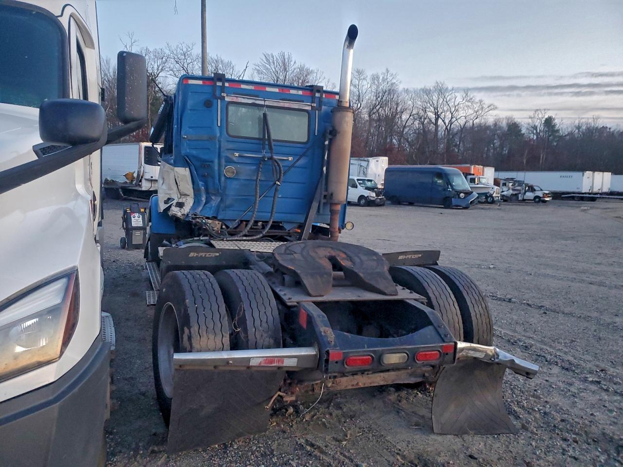 Volvo Vn Vnm Image 2