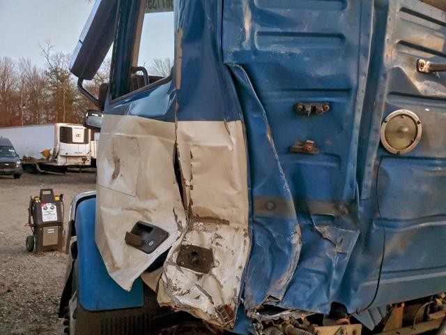 Volvo Vn Vnm Image 7