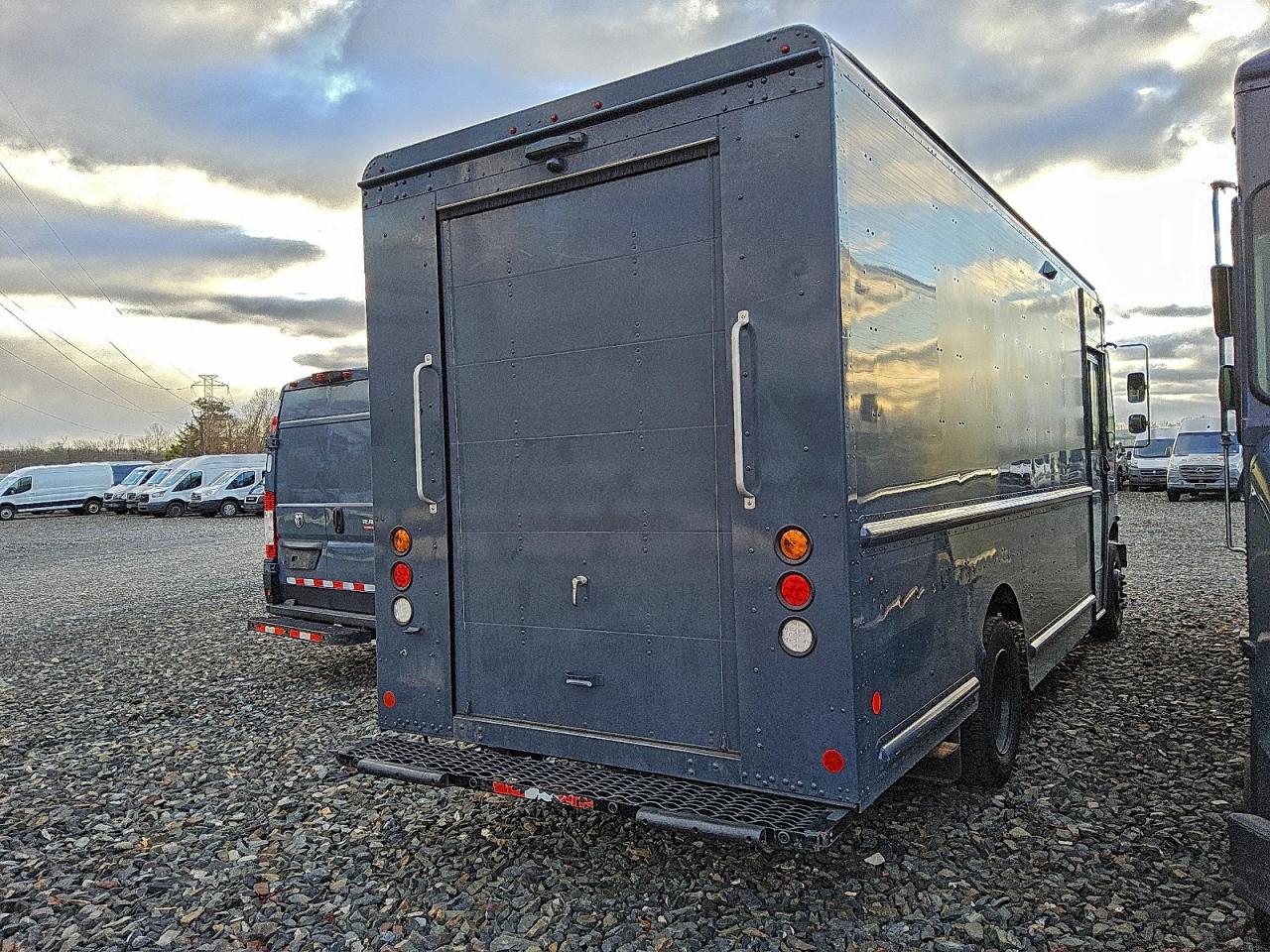 Freightliner Mt45 M Line Walk-in Van Image 9