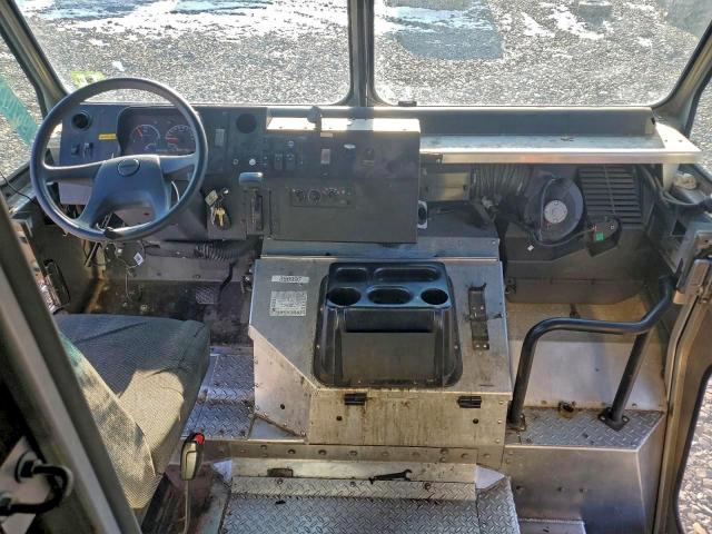 Freightliner Mt45 M Line Walk-in Van Image 12