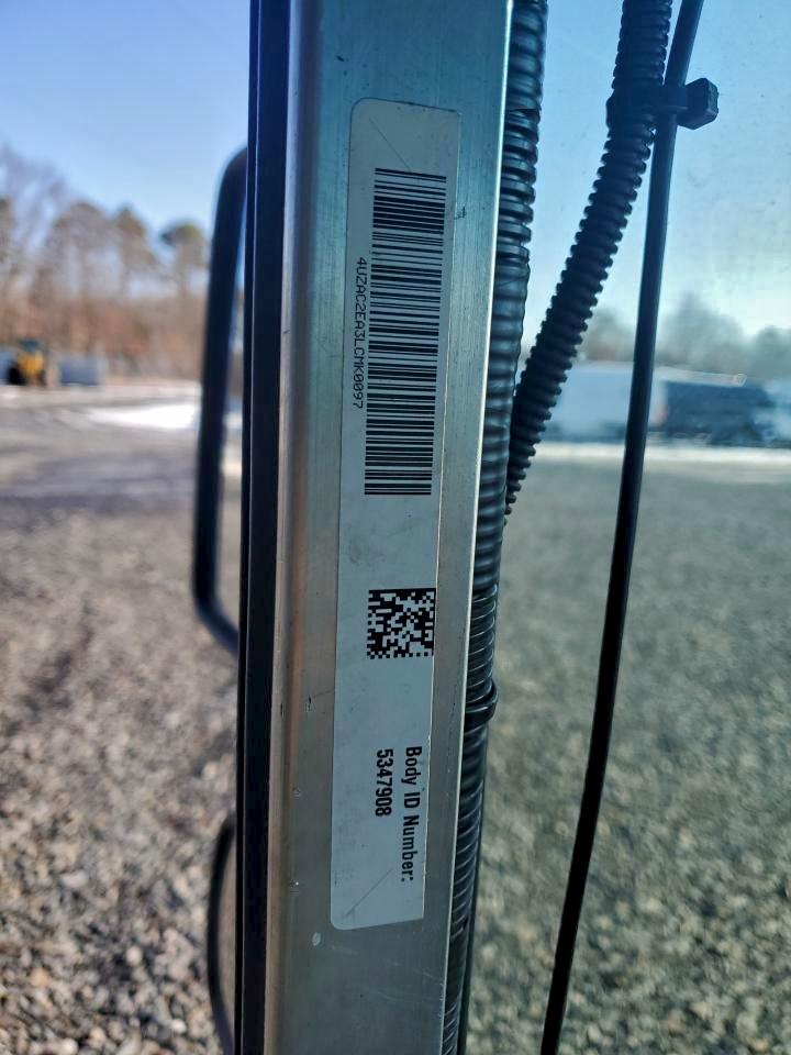 Freightliner Mt45 M Line Walk-in Van Image 2