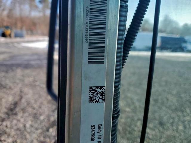 Freightliner Mt45 M Line Walk-in Van Image 2