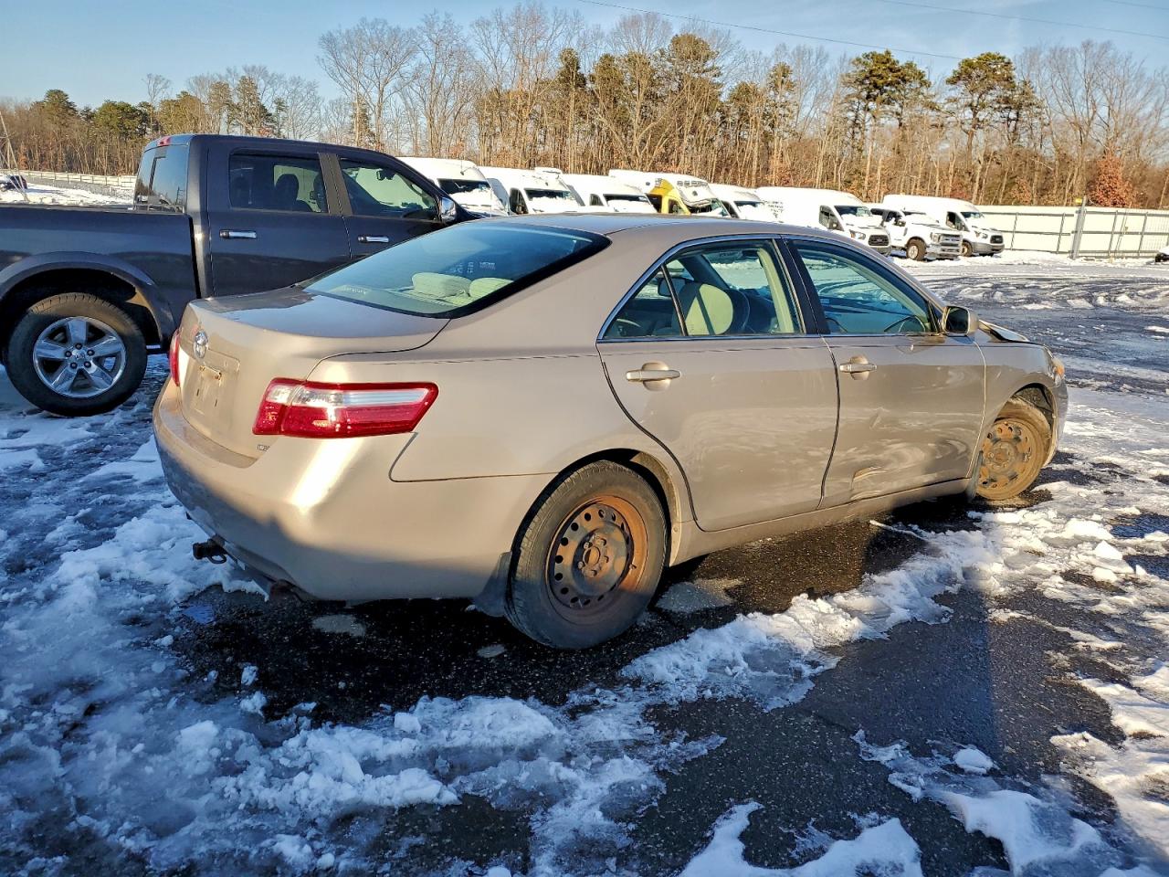 Toyota Camry Ce Image 9